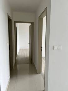 Quinn Actual Unit, Walking distance to LRT