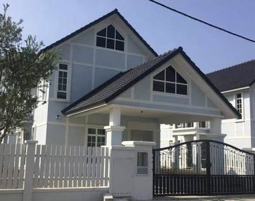 English Design Bungalow Taman Anjung Gapam 