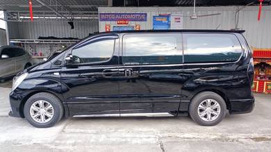 Hyundai GRAND STAREX 2.5 ROYALE PREMIUM (A)