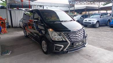 Hyundai GRAND STAREX 2.5 ROYALE PREMIUM (A)