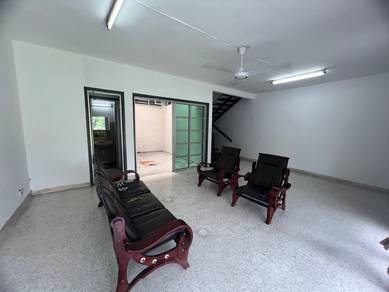 2 Storey Terrace House At Taman Seputeh, Not facing house more parking
