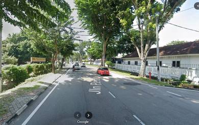 Mainroad Bungalow, Prime Location