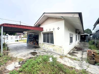 HUGE CORNER Kampung Baru Seri Kembangan Bungalow House