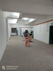3rd floor shop at Kaw Perindustrian Trisegi Sg Besi for rent