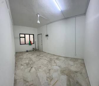 Flat Alam Megah Seksyen 28 Newly Renovated