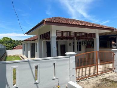 1 storey semi-D at Taman Merak Emas, Durian Tunggal