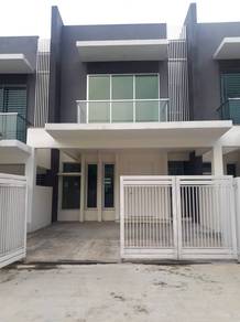 (GATED) 2 Storey House Paragon 150/129/93 Taman Equine Seri Kembangan