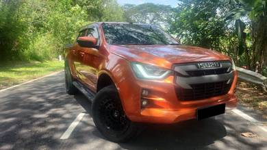Isuzu D-MAX PREMIUM 1.9L  FULL SERVICE LOW MI