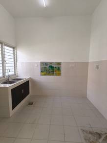 Saron Bandar Bukit Raja with kitchen cabinet For Rent