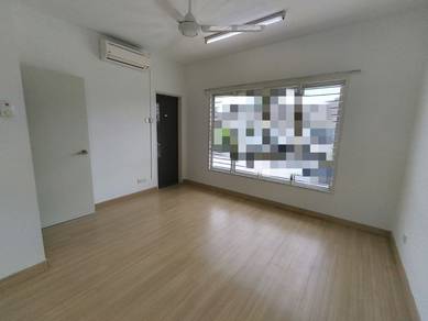 Saron Bandar Bukit Raja with kitchen cabinet For Rent