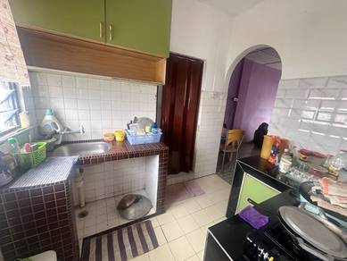 Corner,Block F16,UNIT ATAS,120%LOAN,TOILET RENOVATED, DEKAT MASJID,LRT