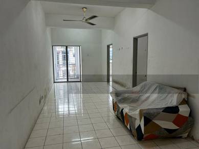 Renovated and ready to move in MRT Batu 11