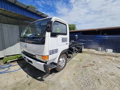 UD YU41 T5 LOCAL MODEL[RORO] 14 Ft [Year 2017]