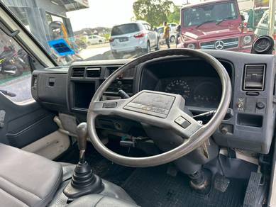 2001 Toyota Dyna Box Kotak 10 Kaki Good Condition