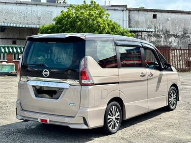 Nissan SERENA 2.0 S-HYBRD PREMIUM HGHWY STAR