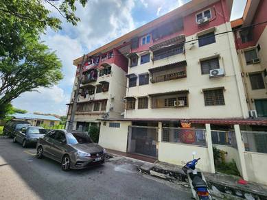 [Below market 140k] Pandan Jaya Block M, Harga Runtuh! 900sf 3r2b!