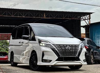 Nissan SERENA 2.0 S-HYBRID PREMIUM HIGHWAY