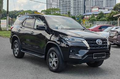 Toyota FORTUNER 2.4L (A)