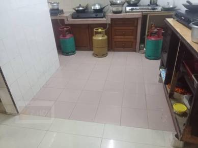 For rent taman mewah baru klang double storey  kitchen cabinet