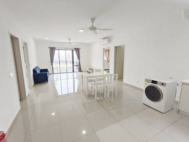 Nice Fully Furnished 3R2B Duduk Se Ruang near Kota Kemuning for Rent