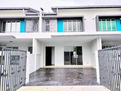 FREEHOLD! LIKE NEW! GOOD CONDITION! Double Storey Serenia Amani Sepang