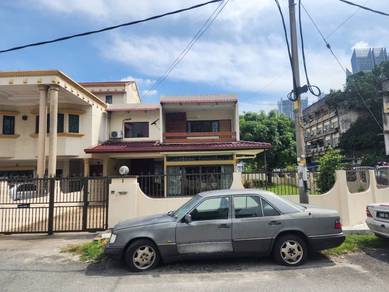 Corner lot house for sale Sentul jalan uion