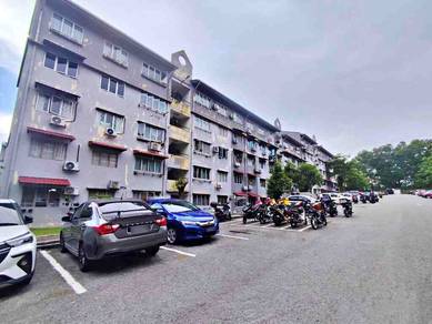 Putra Permai Apartment (Type C), Seri Kembangan, Selangor