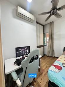 Corner Lot | Fully Furnished | Prime Location | Alam Damai Condominium