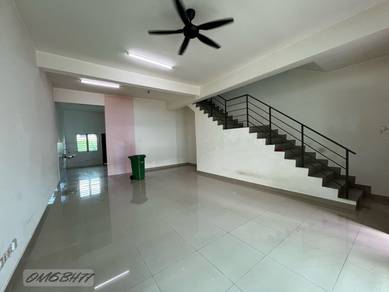 Telok Gadong Besar 2.5 Storey House For Rent 5R5B