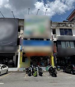 FACING MAIN ROAD! 3 Storey Shoplot @ Bandar Seri Putra, Kajang/Bangi