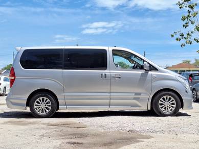 Hyundai GRAND STAREX 2.5 ROYALE (A)12 SEATER