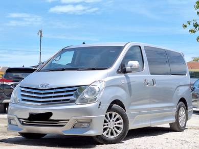 Hyundai GRAND STAREX 2.5 ROYALE (A)12 SEATER