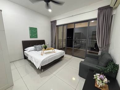 Spacious Balcony Room, 200Mbps WiFi & Coway Included!