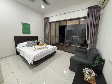 Spacious Balcony Room, 200Mbps WiFi & Coway Included!