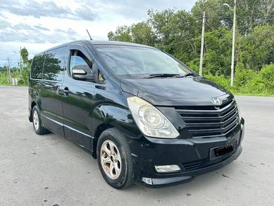 Hyundai GRAND STAREX 2.5 ROYALE (A)11SEATERS