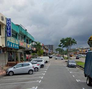 Main road Johor Jaya Jaln Bakawali Double Storey Shop Lot Molek Austin