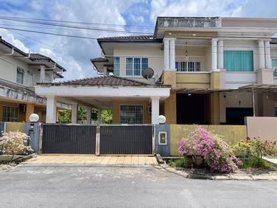 Lorong Stampin Tengah 2A double storey semi detached house.