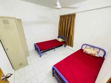 Lelaki sahaja medium room INTERN DIALUKAN 2min LRT PENARA APARTMENT