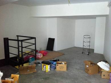 Ground floor Retail shop with mezzanine floor Sunteh Bayan Baru 650sf