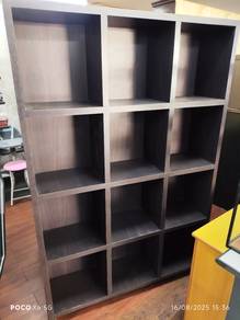 12 Kotak Almari Buku Terpakai