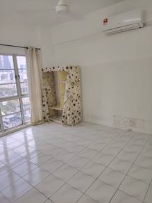 [ SRI EMAS CONDO ] Opposite of Lalaport, nearby Timesquare Lot 10 Pavi
