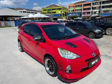 Toyota PRIUS C 1.5 (HYBRID) (A)
