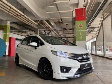 Honda JAZZ 1.5 V (A)