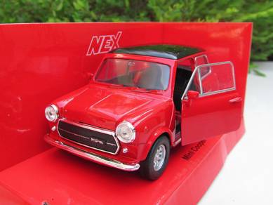 Welly 10cm 1975 Mini Cooper 1300  Red Car