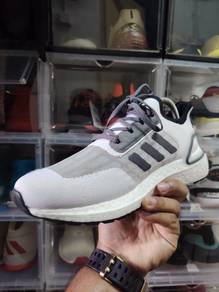 Adidas ultra boost DNA X James Bond 007