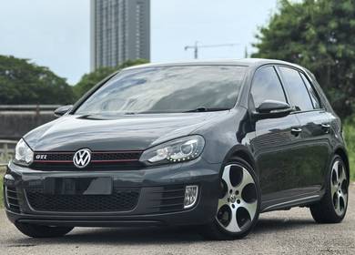 Volkswagen GOLF 2.0 GTi (A)