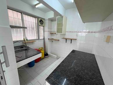 Desa aman puri ,kepong apartment for rent (Aman dua) tiles floor