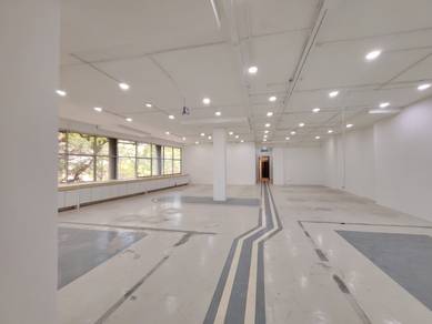 Office unit (WALKING DISTANCE TO MULTILEVEL PARKING)