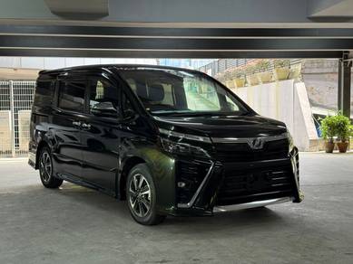 Toyota VOXY 2.0 ZS KIRAMEKI 2PD 7SEATER 13K