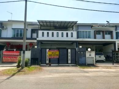 Double storey house taman Emas Dengkil Selangor